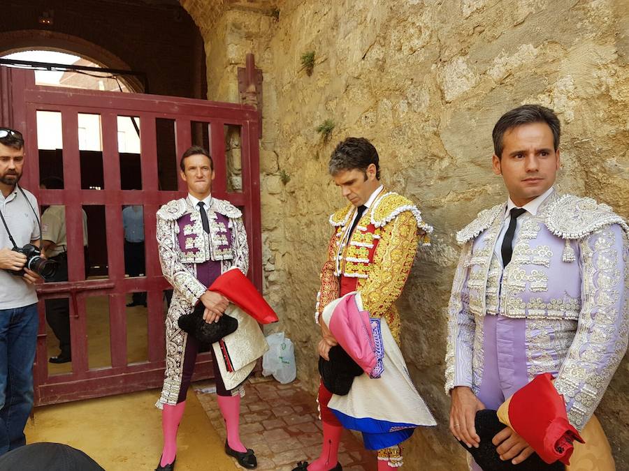 Ambiente de la corrida en homenaje a Víctor Barrio