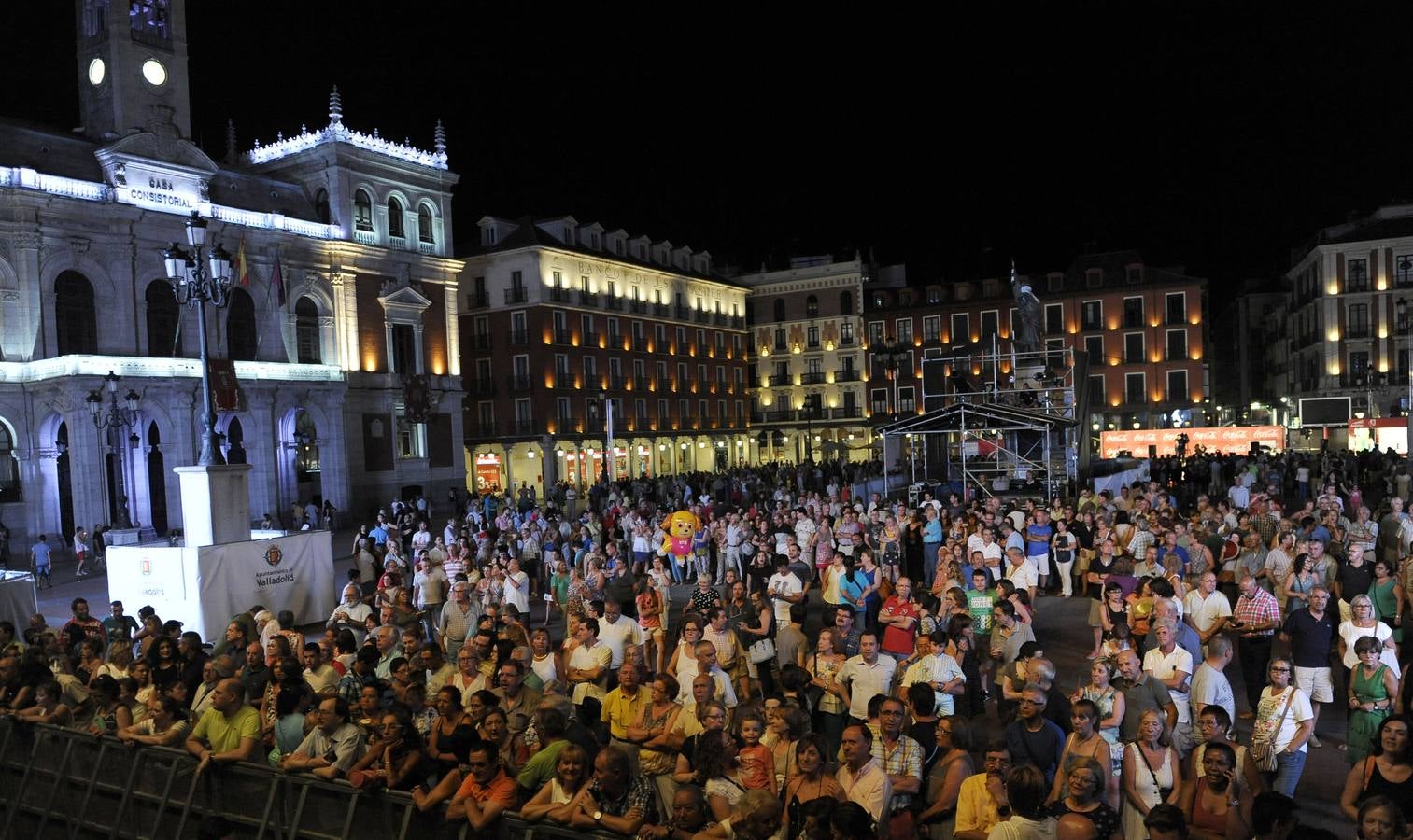 Conciertos de Helena Bianco y Los Sírex en la Plaza Mayor de Valladolid
