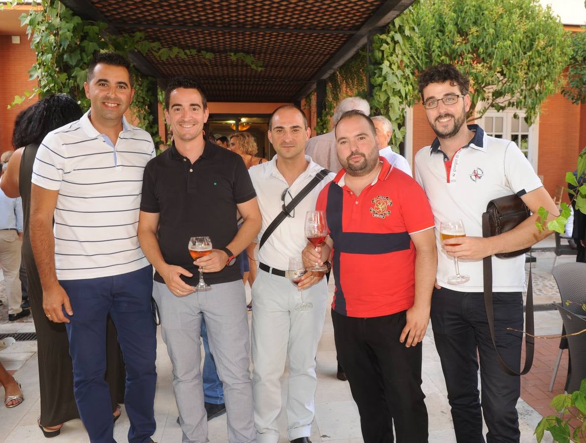 Javier González, Óscar Pérez, Roberto Ramírez, Samuel Sánchez y Víctor Martín. El equipo de Sotocasa Inmobiliaria.