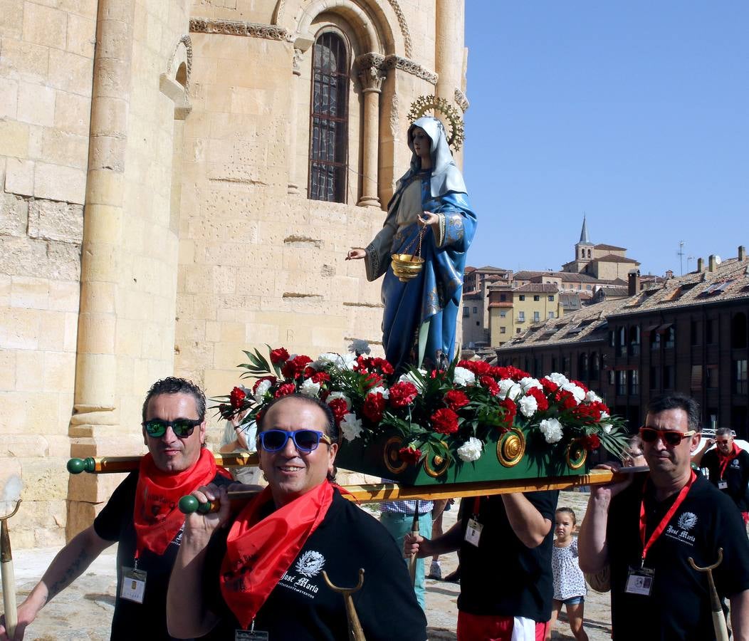 Los camareros de Segovia celebran su fiesta