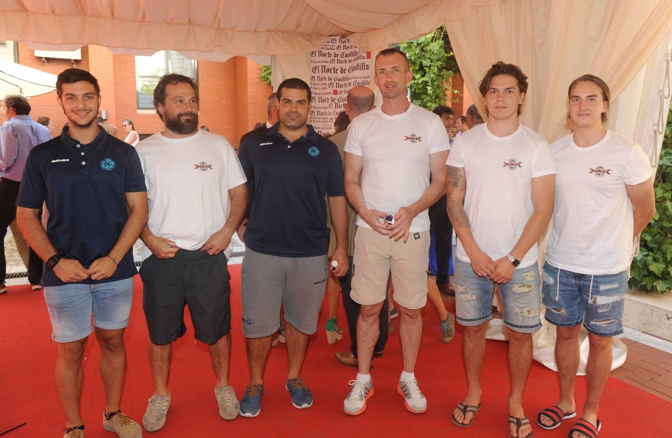 Parte del equipo CPLVHockey. Ignacio Pelayo, Ángel Ruiz, Andrés Portero, Marian Homola, Jerry Kaukinen y Saku Touminen.