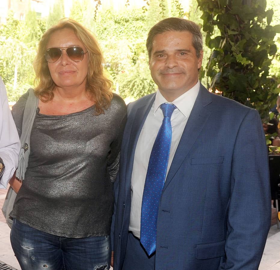 Esther González y el abogado Alberto Balmori.