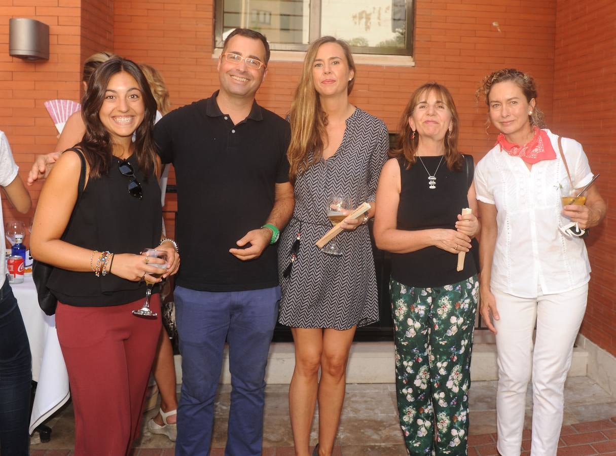 Sara Blanco (La Gran), el galerista Javier Silva, Cristina Fontaneda (Patio Herreriano), Yolanda Izard y la pintora Carmen Palenzuela.