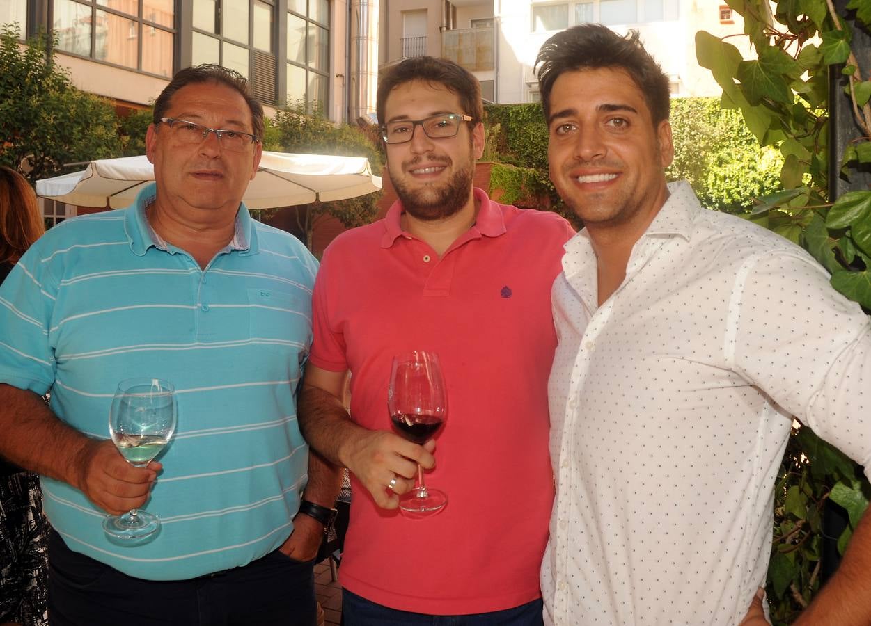 José María Delgado (I) y Ricardo Delgad (c), de Residencias Lacort.