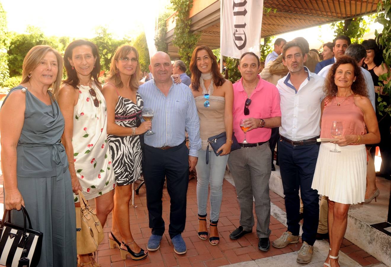 Magistrados y representantes de los colectivos judiciales compartieron aperitivo en la caseta de El Norte. Reyes Gómez de Liaño, Carmen Gutiérrez, Ana de Marina, Juan Carlos Peña, Patricia Fresco, Juan Martín, Ignacio Martín Verona y Emilia Cañadas.