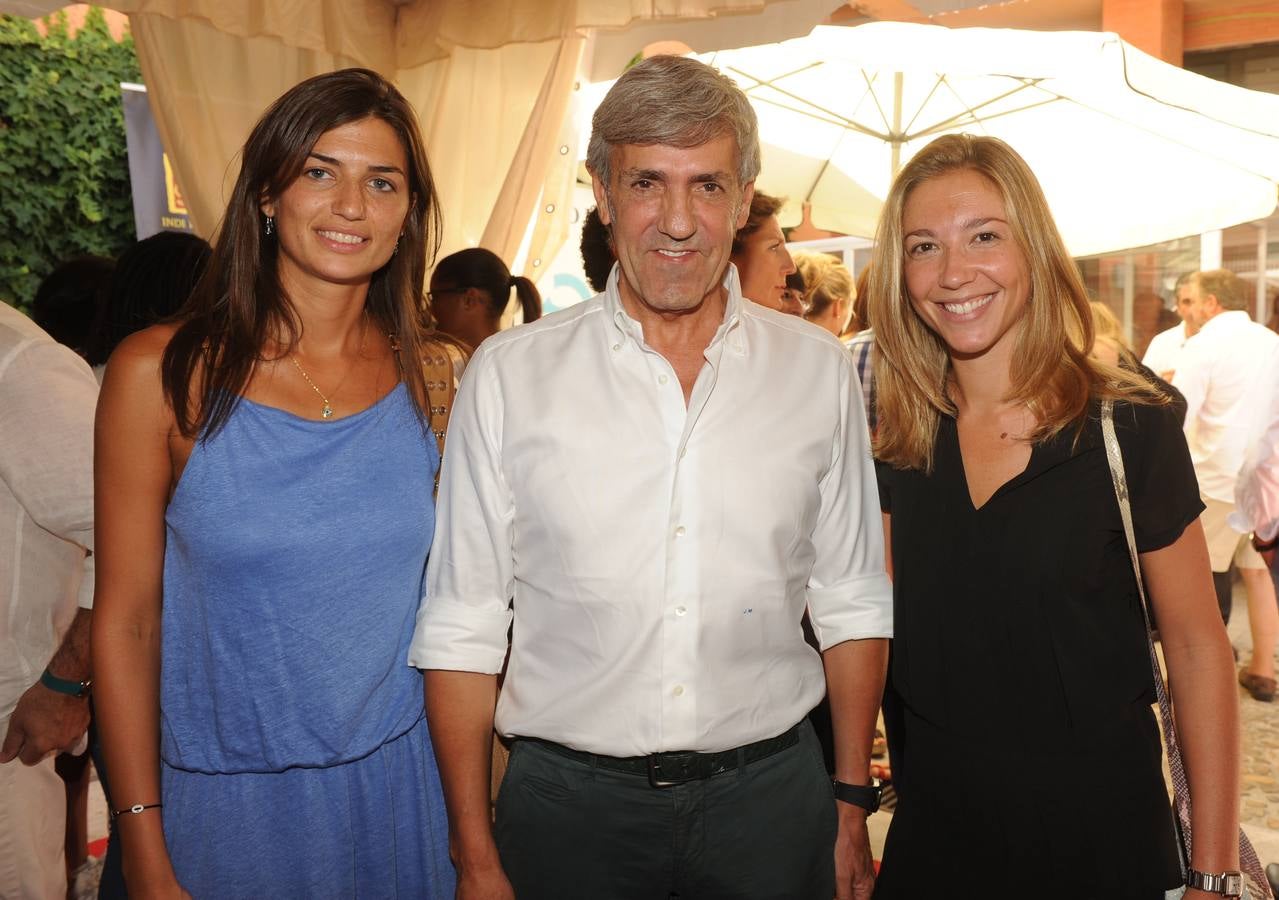 De Bodegas Emilio Moro no faltaron a la cita del decano de la prensa Ana Clavero, José Moro y Rebeca Bezos.