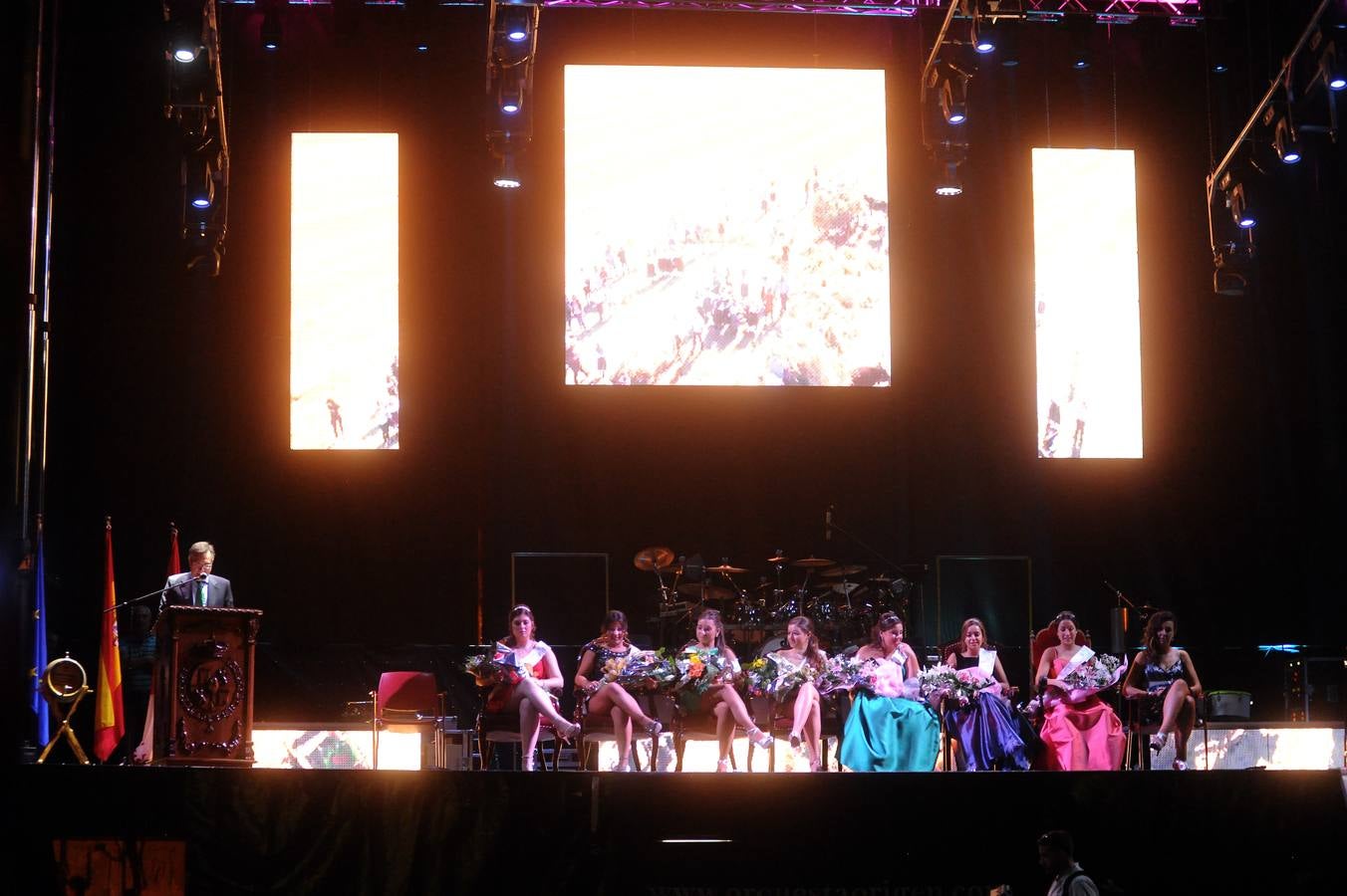 Nava del Rey inaugura sus fiestas con el pregón del magistrado Luis Tejedor