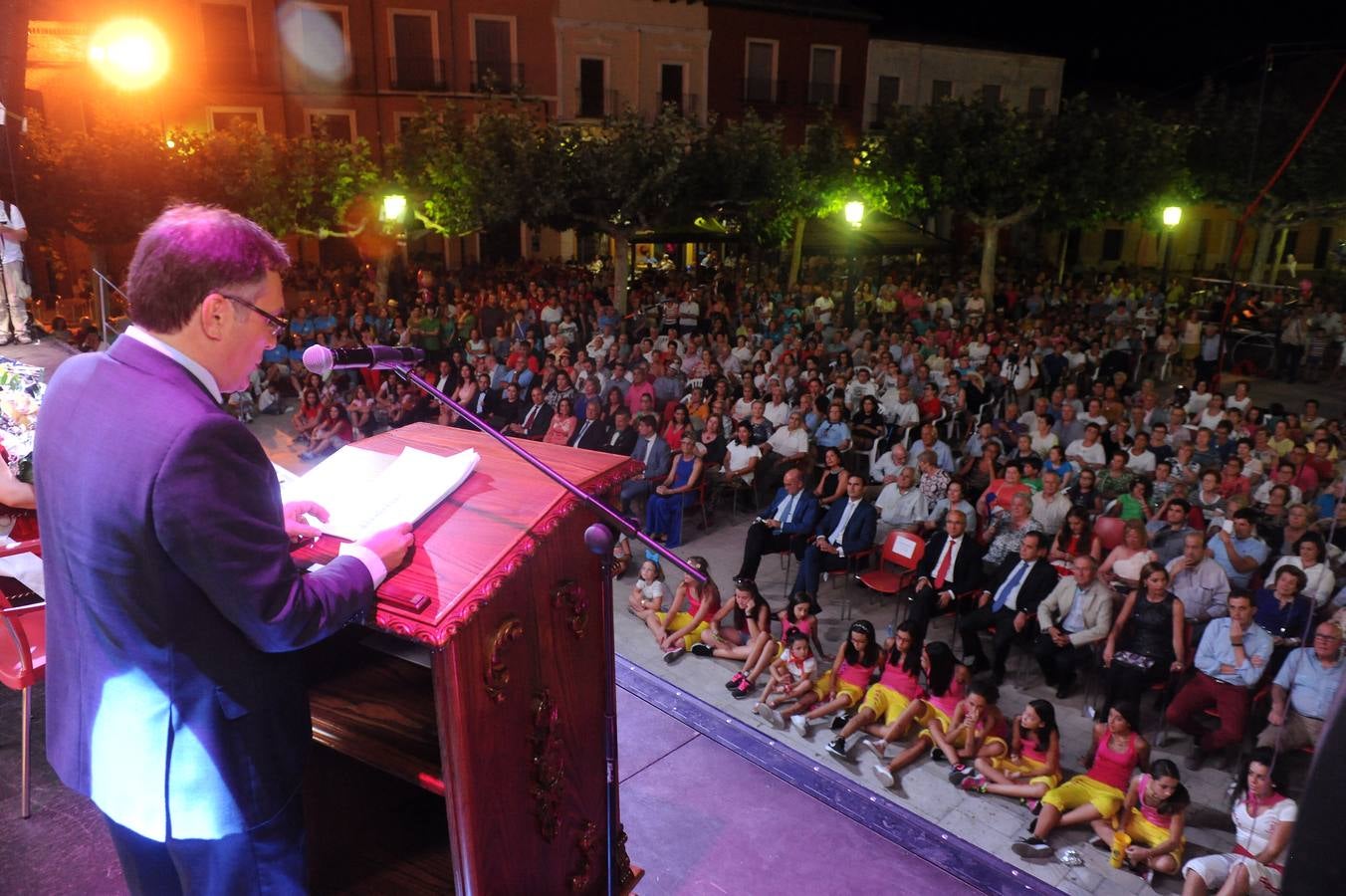 Nava del Rey inaugura sus fiestas con el pregón del magistrado Luis Tejedor