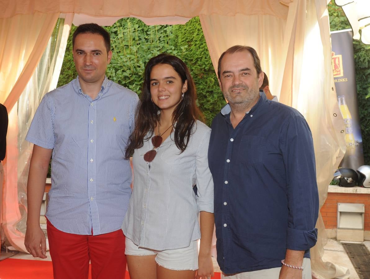 Félix Blanco (El Norte), Carolina Rojas y Jaime Rojas, delegado del periódico en Segovia.
