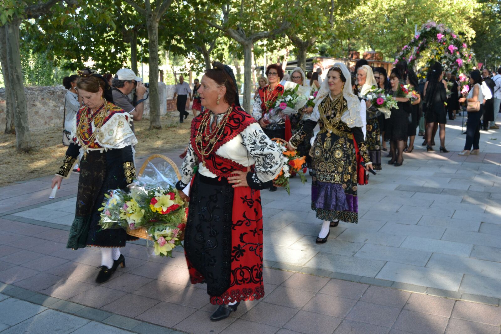 Ofrenda floral a la Virgen de la Vega de Salamanca