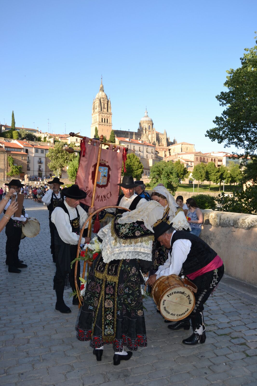 Ofrenda floral a la Virgen de la Vega de Salamanca