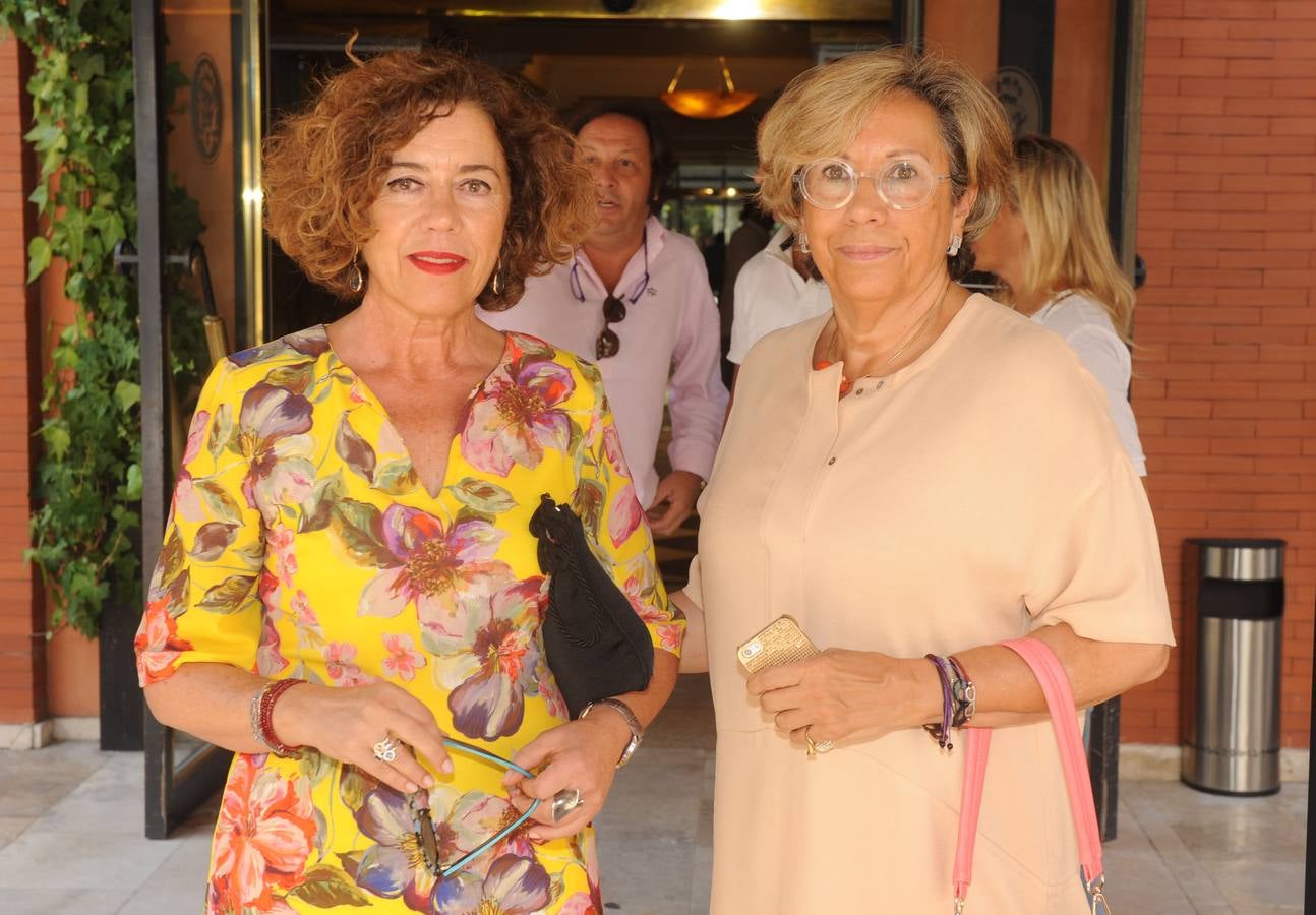 Inmaculada Aparicio (Visual Óptica) y Esther González.. 