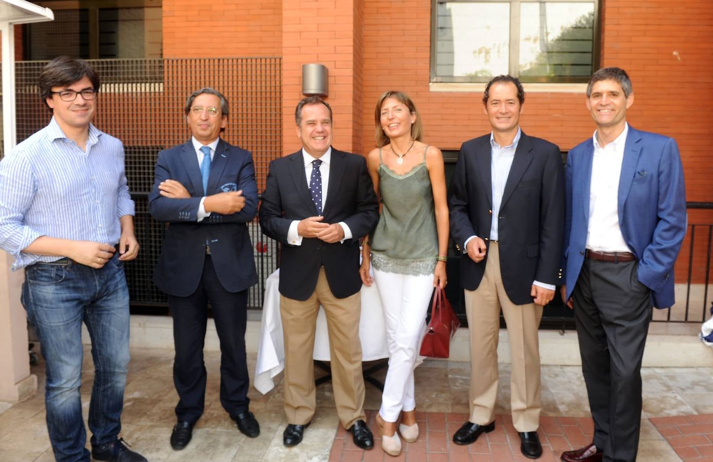 El director de comunicación de la Junta, Alejandro Salgado; Juan Carlos de Margarida, decano del Colegio de Economistas; Pablo Trillo, delagado de la Junta en Valladolid; los abogados Beatriz Tovar y José Fernández (CHF Abogados) y Leopoldo Cortejoso, delñ servicio territorial de cultura de la Junta.. 
