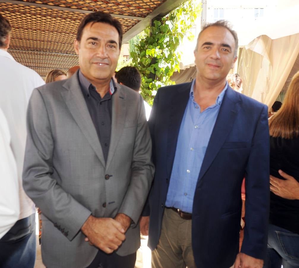 Jesús Mateos, director de la Cadena Ser en Castilla y León y Javier Cuevas director de Contenidos de la emisora en la comunidad.. 