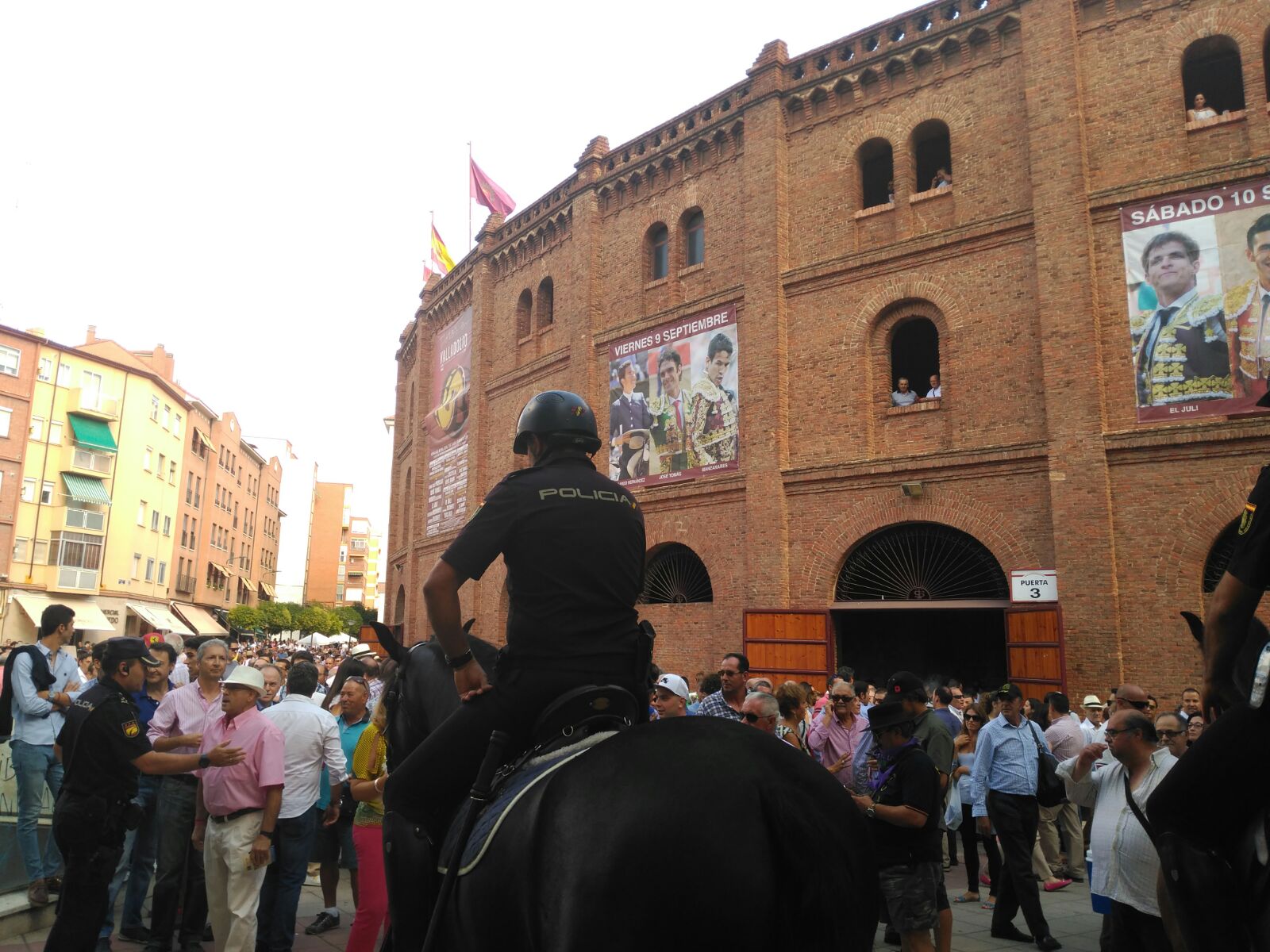 Ambiente previo a la corrida de José Tomás en Valladolid