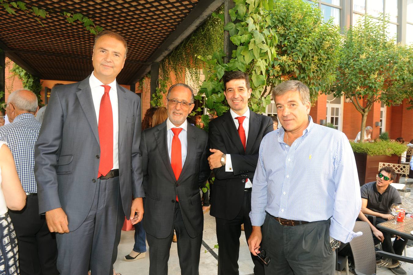 Última jornada de la caseta de El Norte en las fiestas de 2016 (2/2)