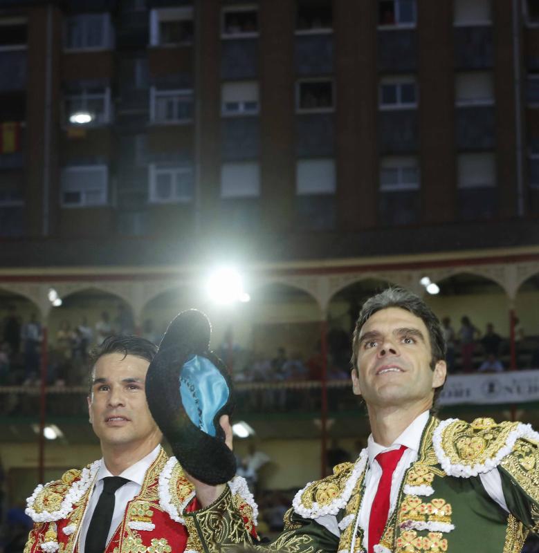 Corrida de Toros de José Tomás y José María Manzanares en Valladolid (1/2)