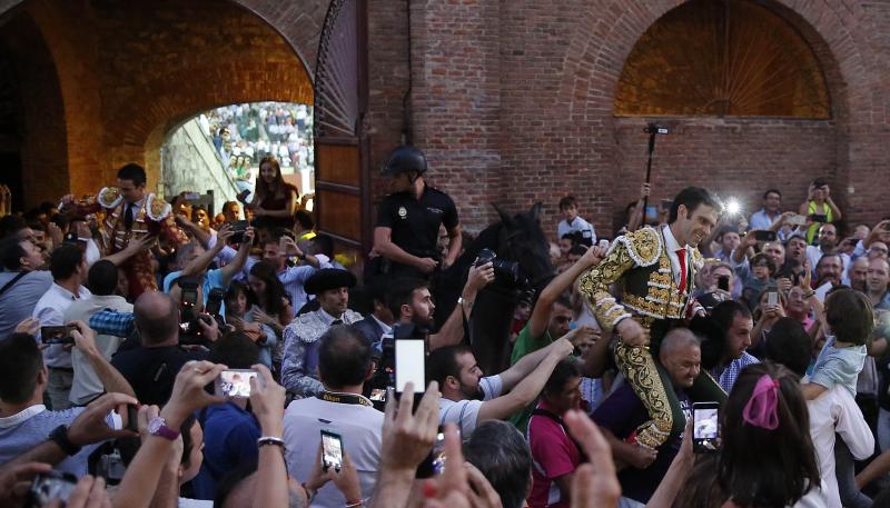 Corrida de Toros de José Tomás y José María Manzanares en Valladolid (1/2)