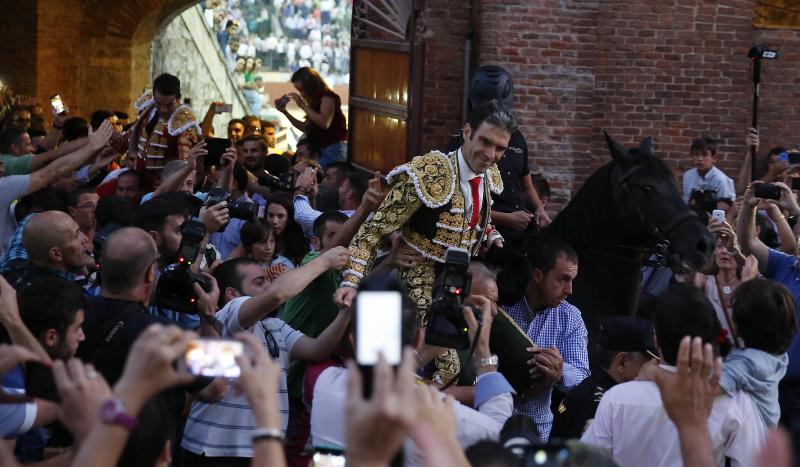 Corrida de Toros de José Tomás y José María Manzanares en Valladolid (1/2)