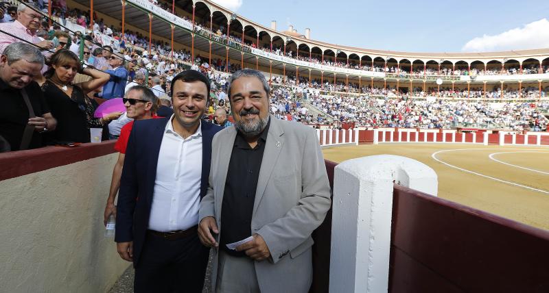 Jesús N.Arroyo, director de comunicación de la Fundación Bancaria La Caixa y Carlos Aganzo, director de El Norte de Castilla.. 