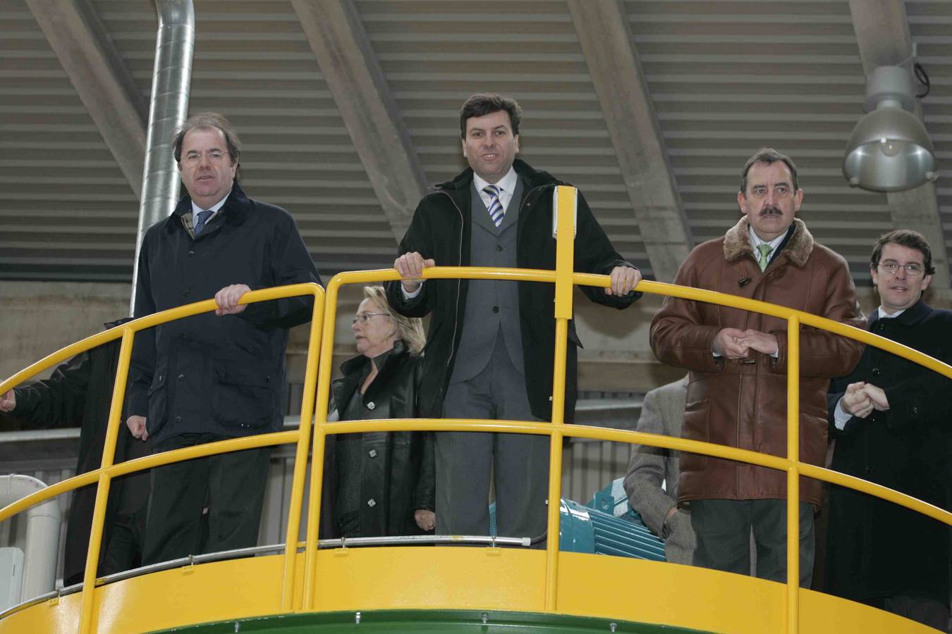20.03.07 El presidente de la Junta Juan Vicente Herrera (i), y el consejero de Medio Ambiente Carlos Fernández Carriedo (c), durante la inauguración del Centro de Tratamiento de Residuos (CTR) en Gomecello ( Salamanca ).