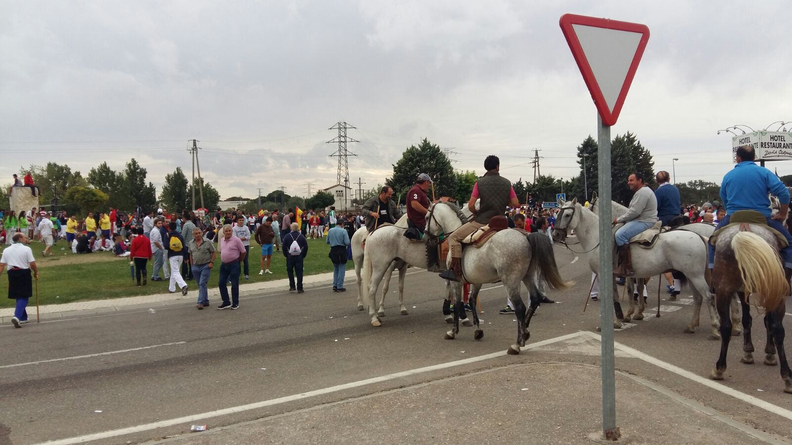 Expectación en Tordesillas en la celebración del primer Toro de la Peña