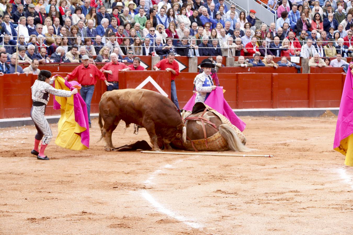 Morante de la Puebla, El Juli y Juan del Álamo, en la cuarta corrida de toros de la Feria de Salamanca