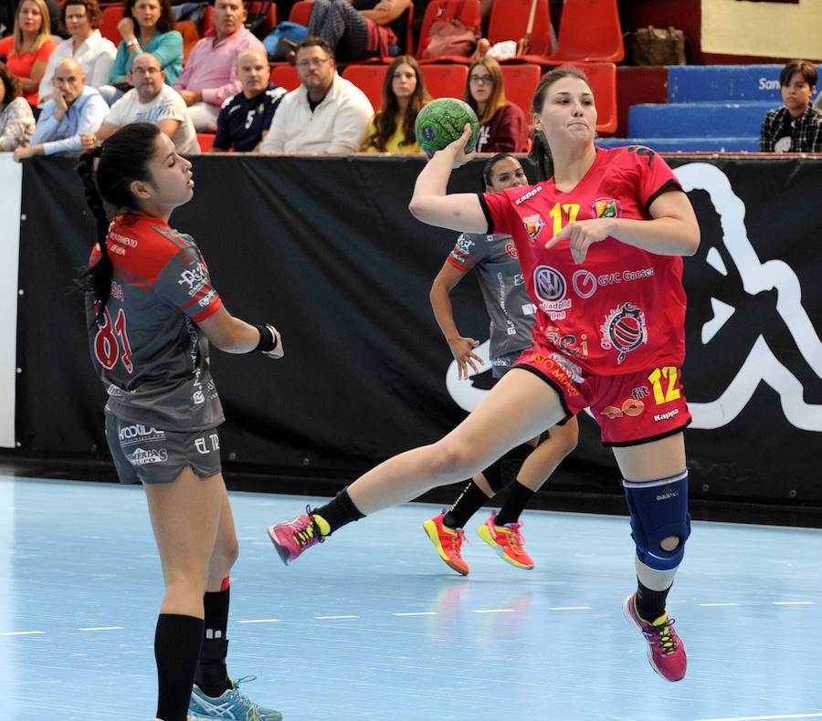Partido del Aula Cultural contra el Cleba Leon en el Polideportivo Huerta del Rey