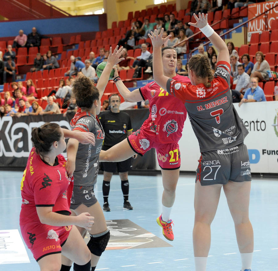 Partido del Aula Cultural contra el Cleba Leon en el Polideportivo Huerta del Rey
