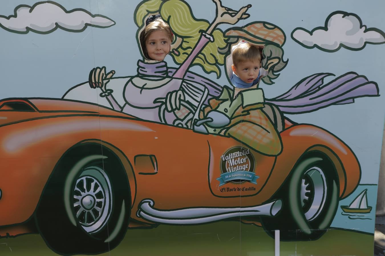 Photocall de la cuarta edición del Valladolid Motor Vintage (2/3)