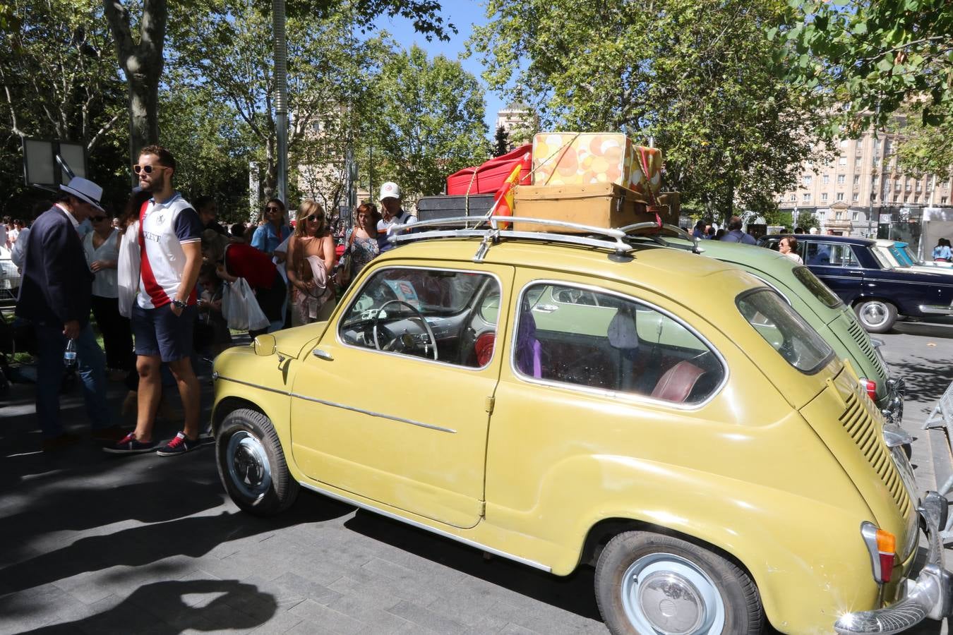 Público en la cuarta edición del Valladolid Motor Vintage (1/3)