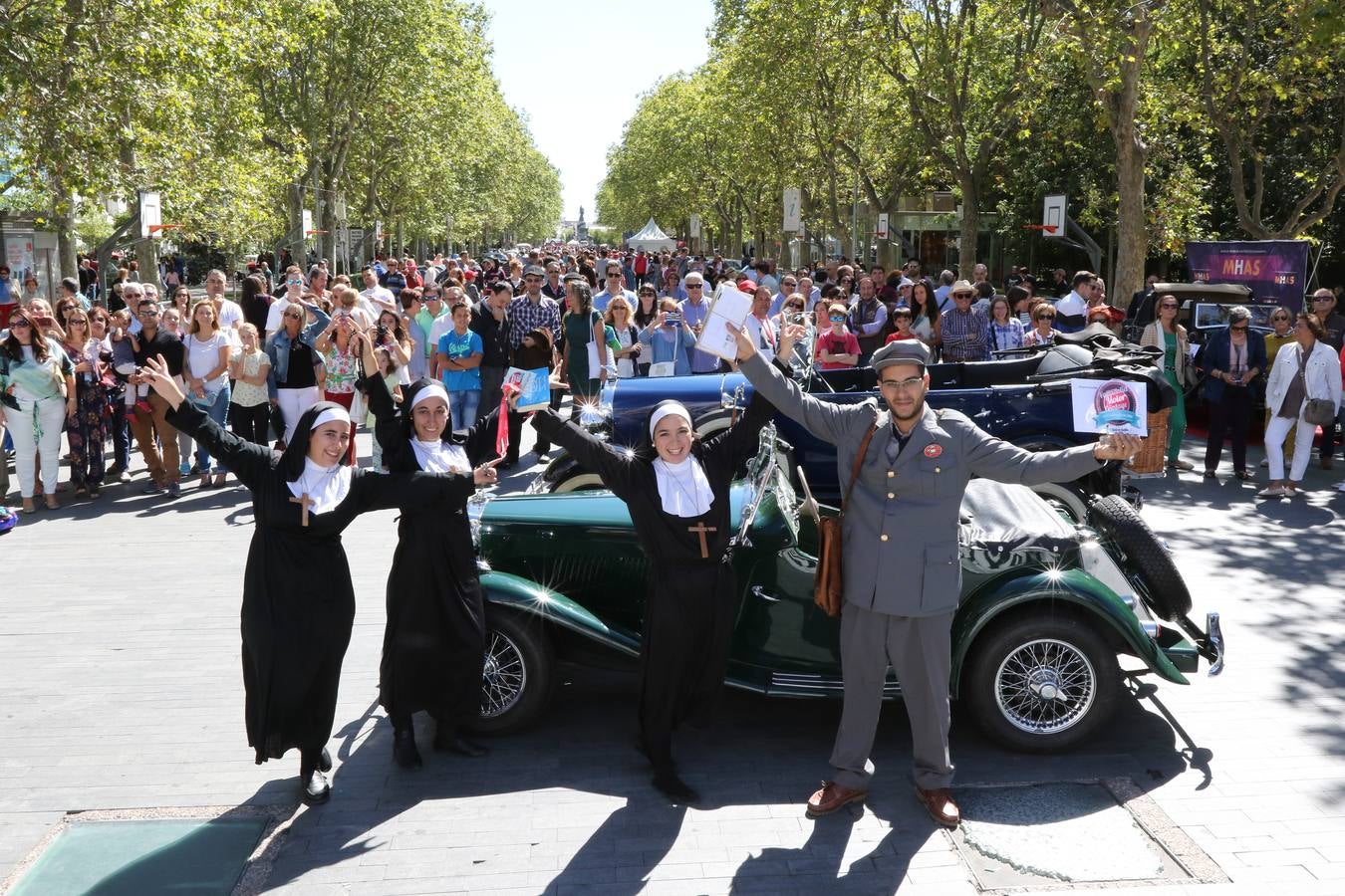 Público en la cuarta edición del Valladolid Motor Vintage (2/3)