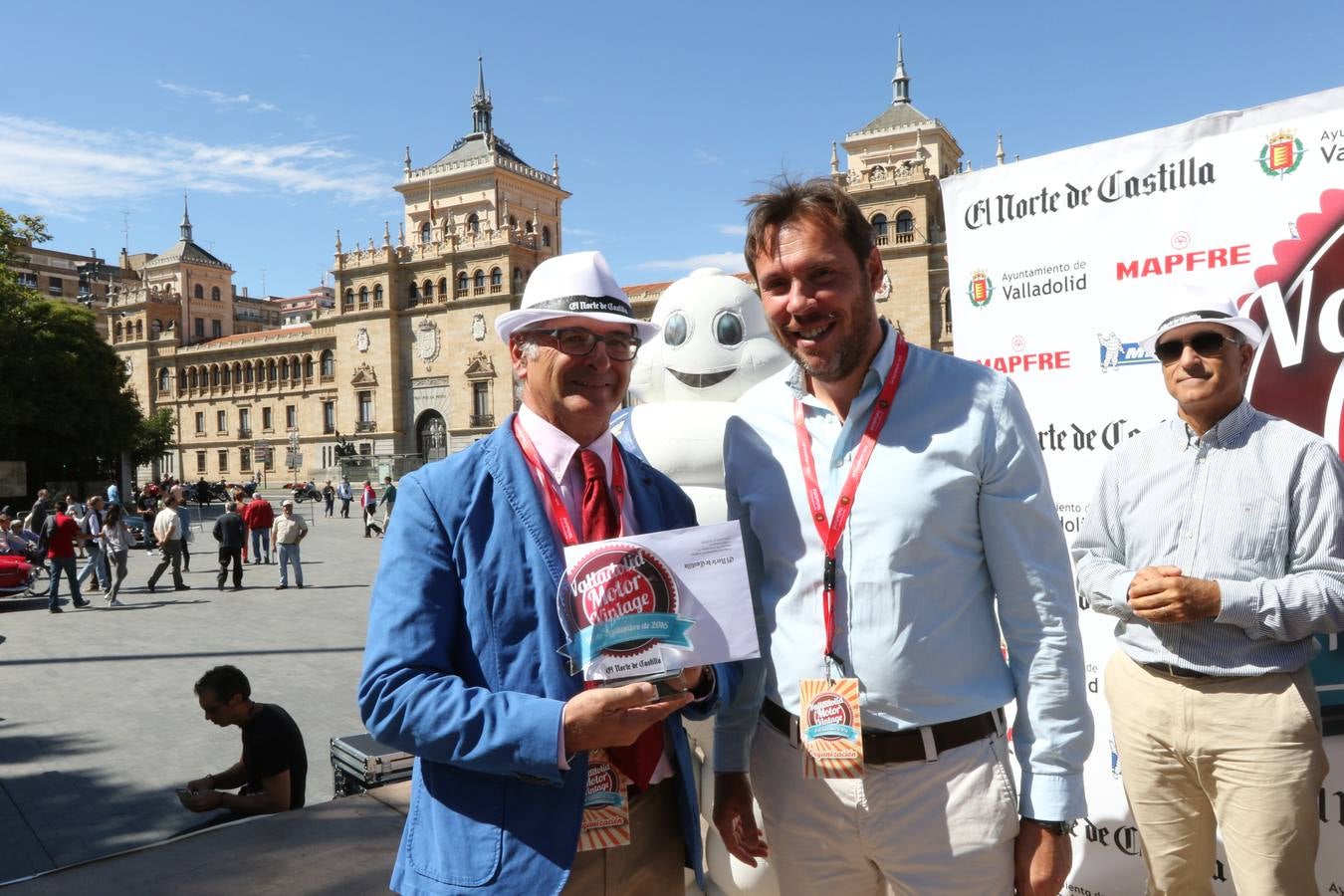 Público en la cuarta edición del Valladolid Motor Vintage (2/3)