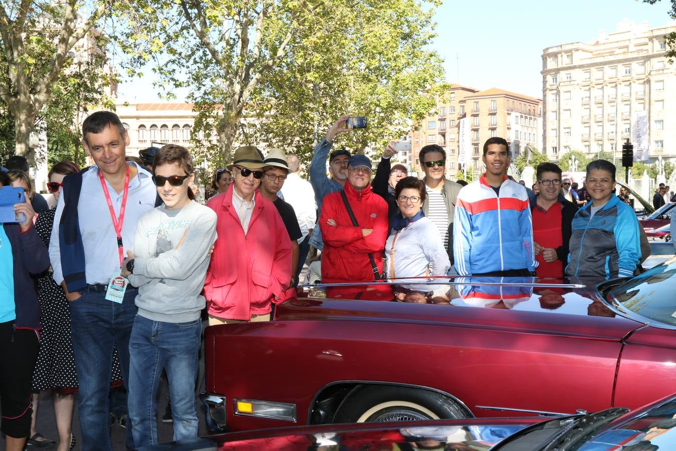 Público en la cuarta edición del Valladolid Motor Vintage (2/3)