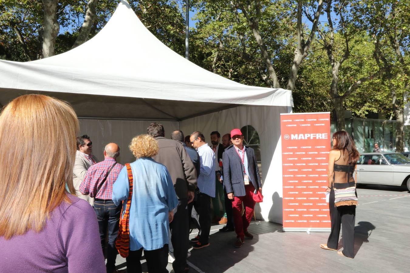 Público en la cuarta edición del Valladolid Motor Vintage (2/3)