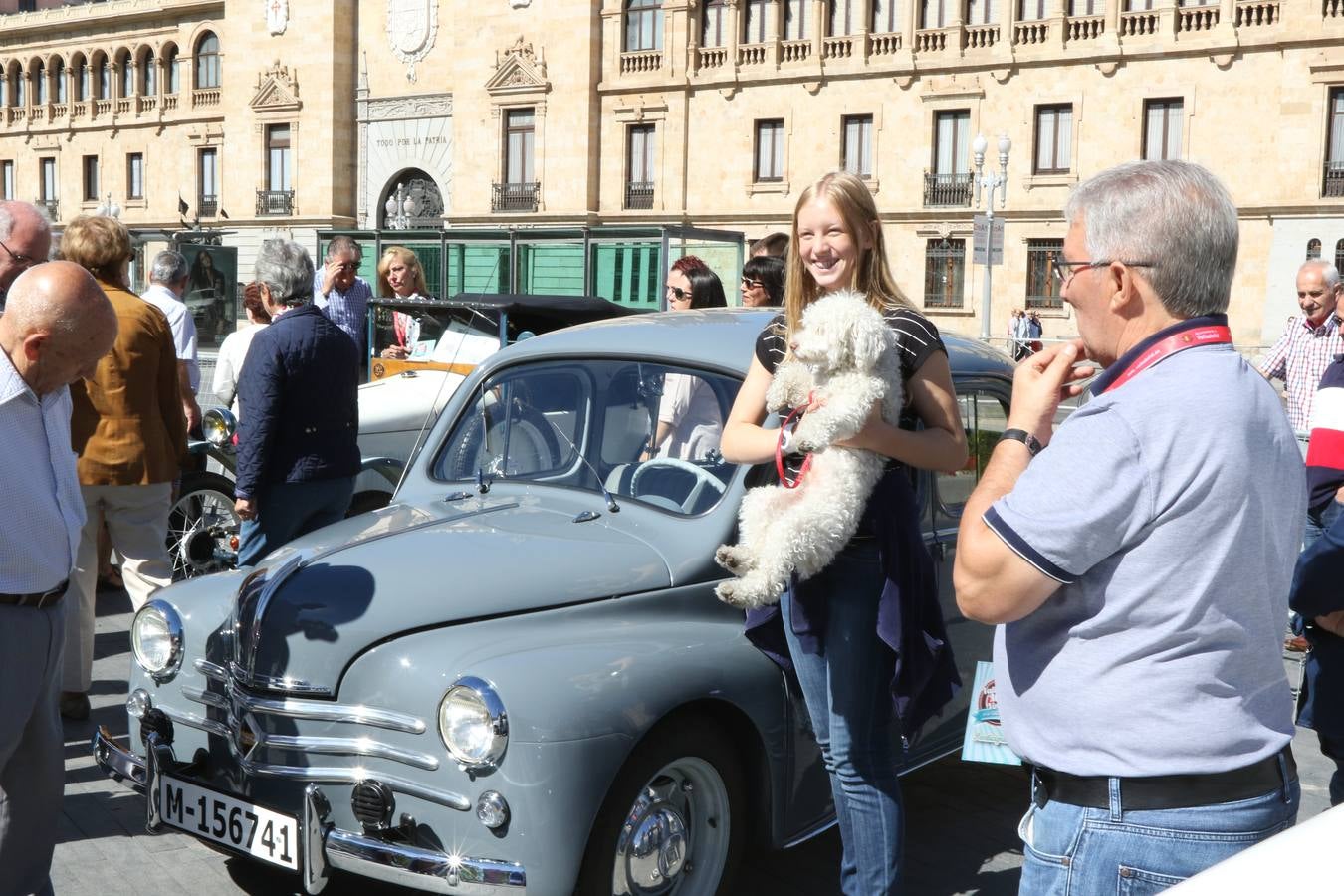 Público en la cuarta edición del Valladolid Motor Vintage (3/3)