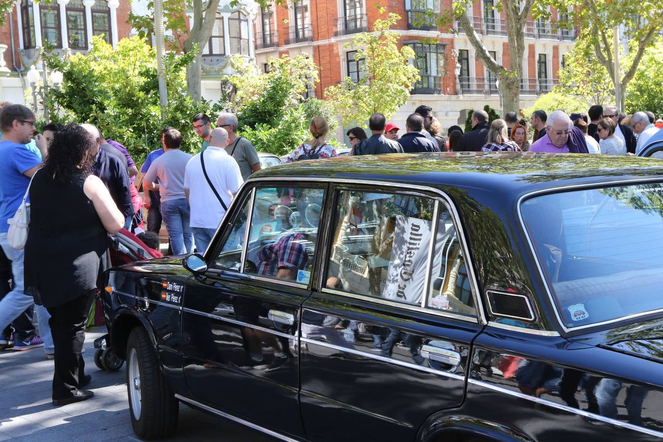 Público en la cuarta edición del Valladolid Motor Vintage (3/3)