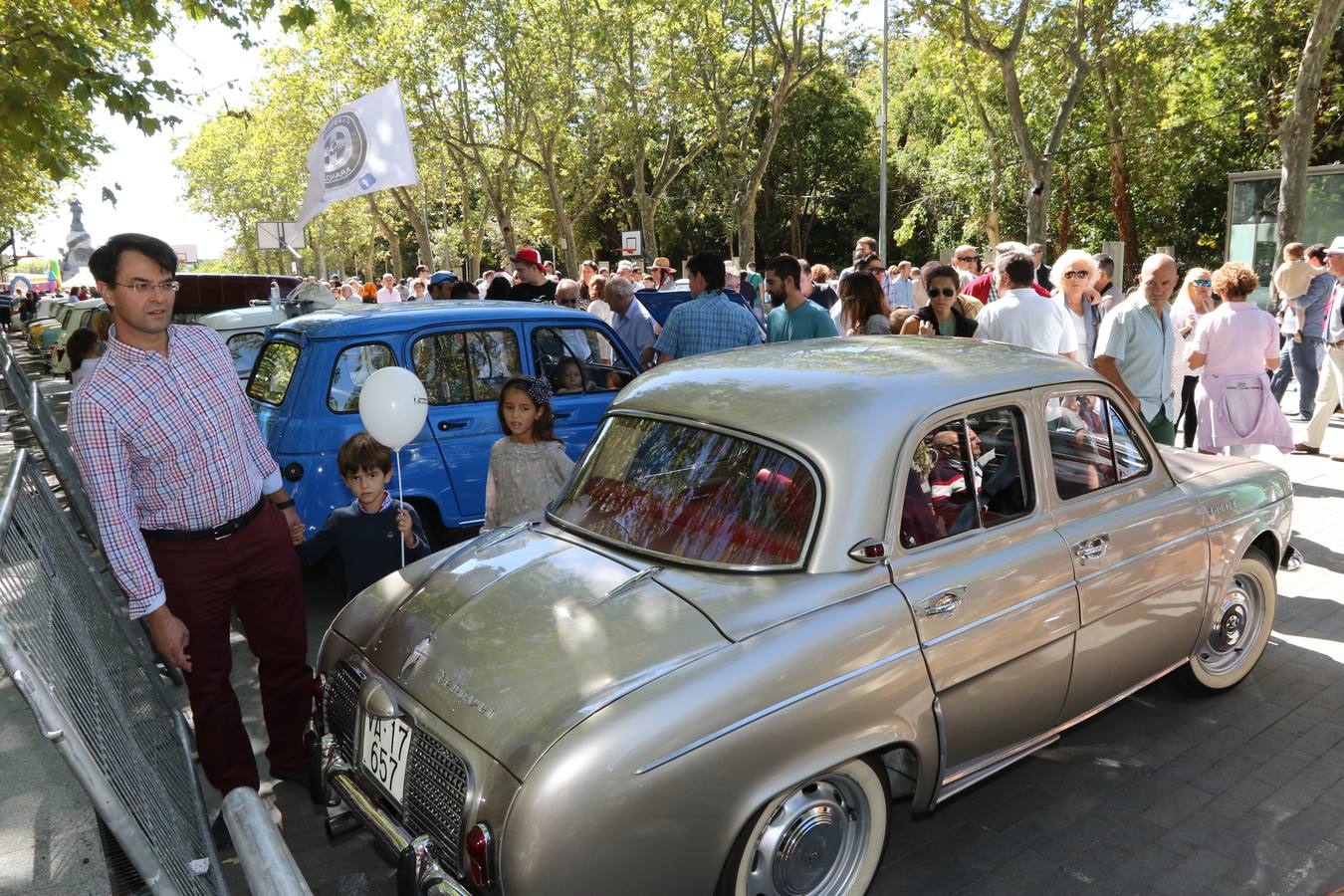 Público en la cuarta edición del Valladolid Motor Vintage (3/3)