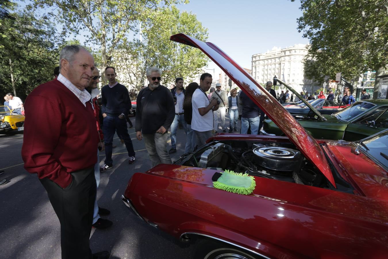 Público en la cuarta edición del Valladolid Motor Vintage (3/3)