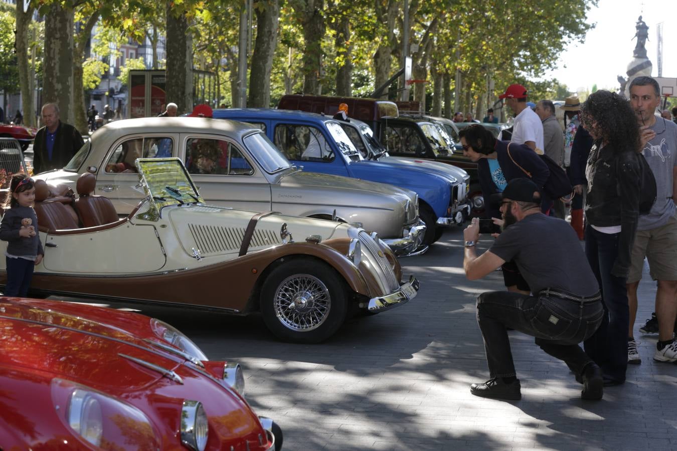 Público en la cuarta edición del Valladolid Motor Vintage (3/3)