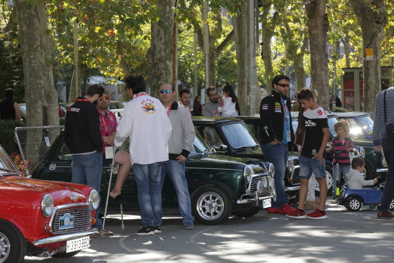 Público en la cuarta edición del Valladolid Motor Vintage (3/3)
