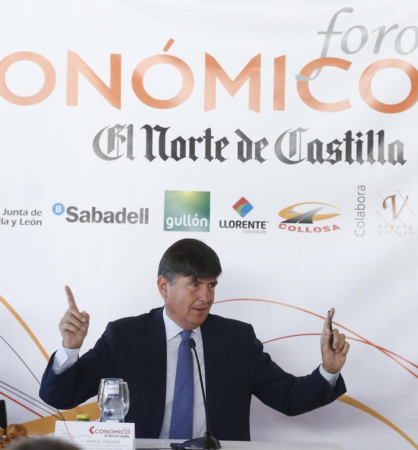 El exministro Manuel Pimentel en el Foro Económico de El Norte de Castilla