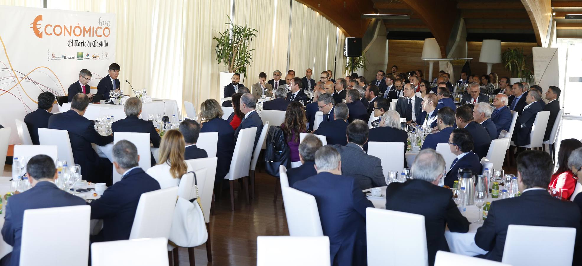 El exministro Manuel Pimentel en el Foro Económico de El Norte de Castilla