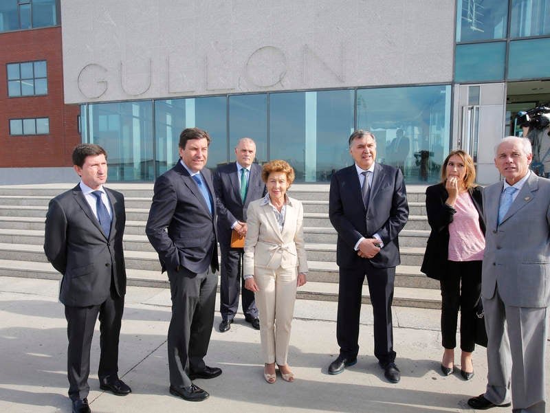 El nuevo consejero de Empleo, Carlos Fernández Carriedo, visita las instalaciones de Gullón en Aguilar de Campoo