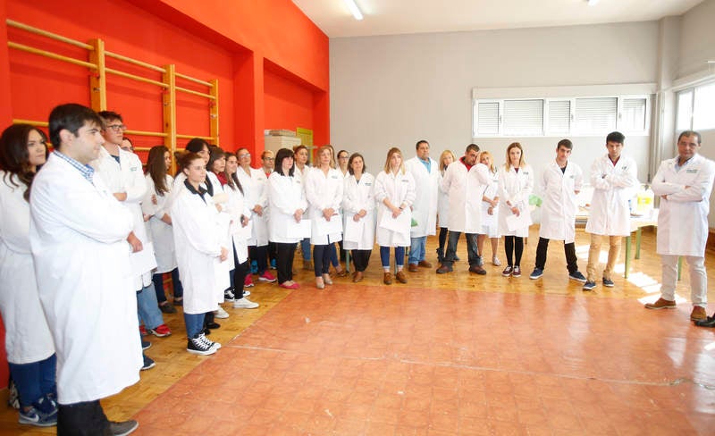 El nuevo consejero de Empleo, Carlos Fernández Carriedo, visita las instalaciones de Gullón en Aguilar de Campoo