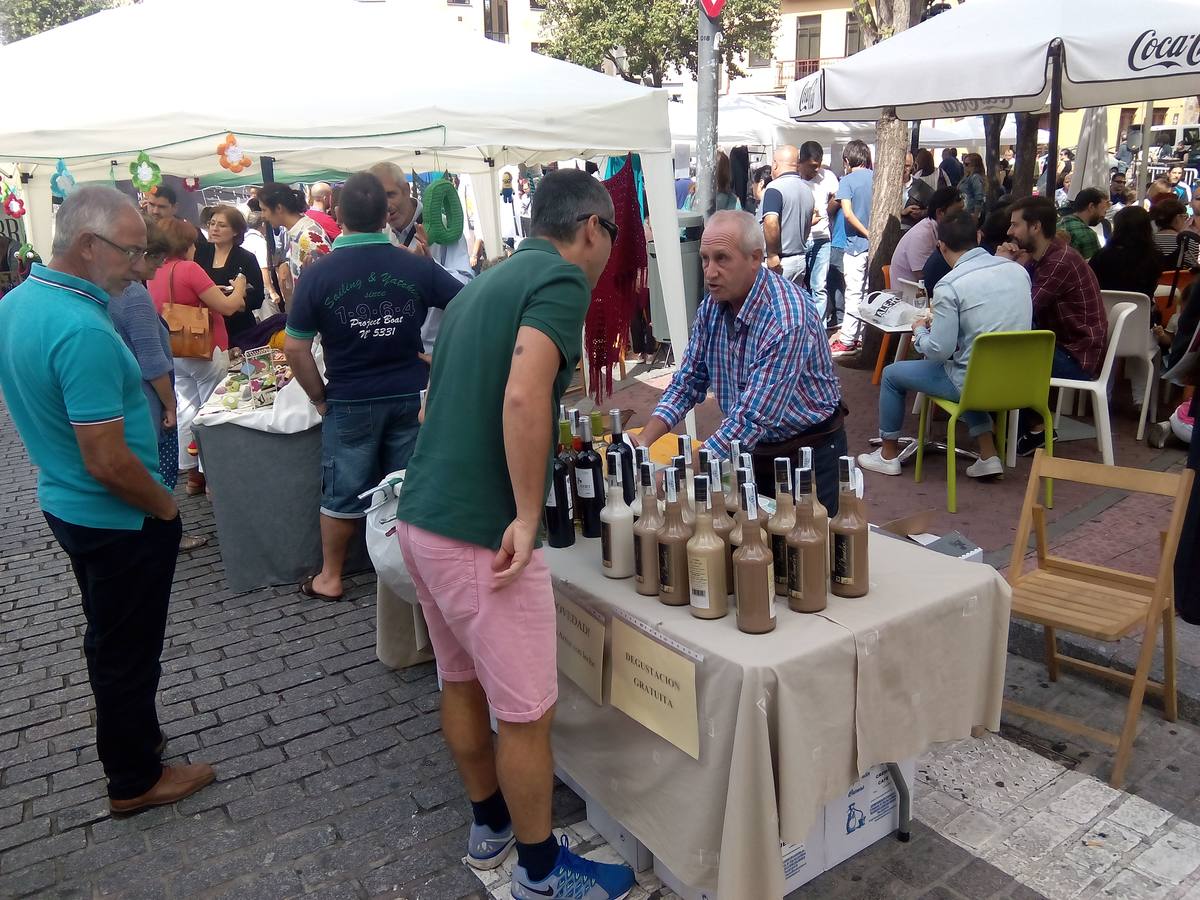 Mercadillo final de la September Fest en el barrio del Oeste de Salamanca