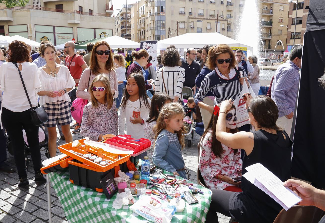 Mercadillo final de la September Fest en el barrio del Oeste de Salamanca