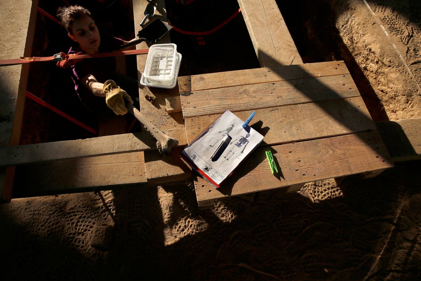 La Guerra Civil se sigue desenterrando: imágenes de Juan Medina