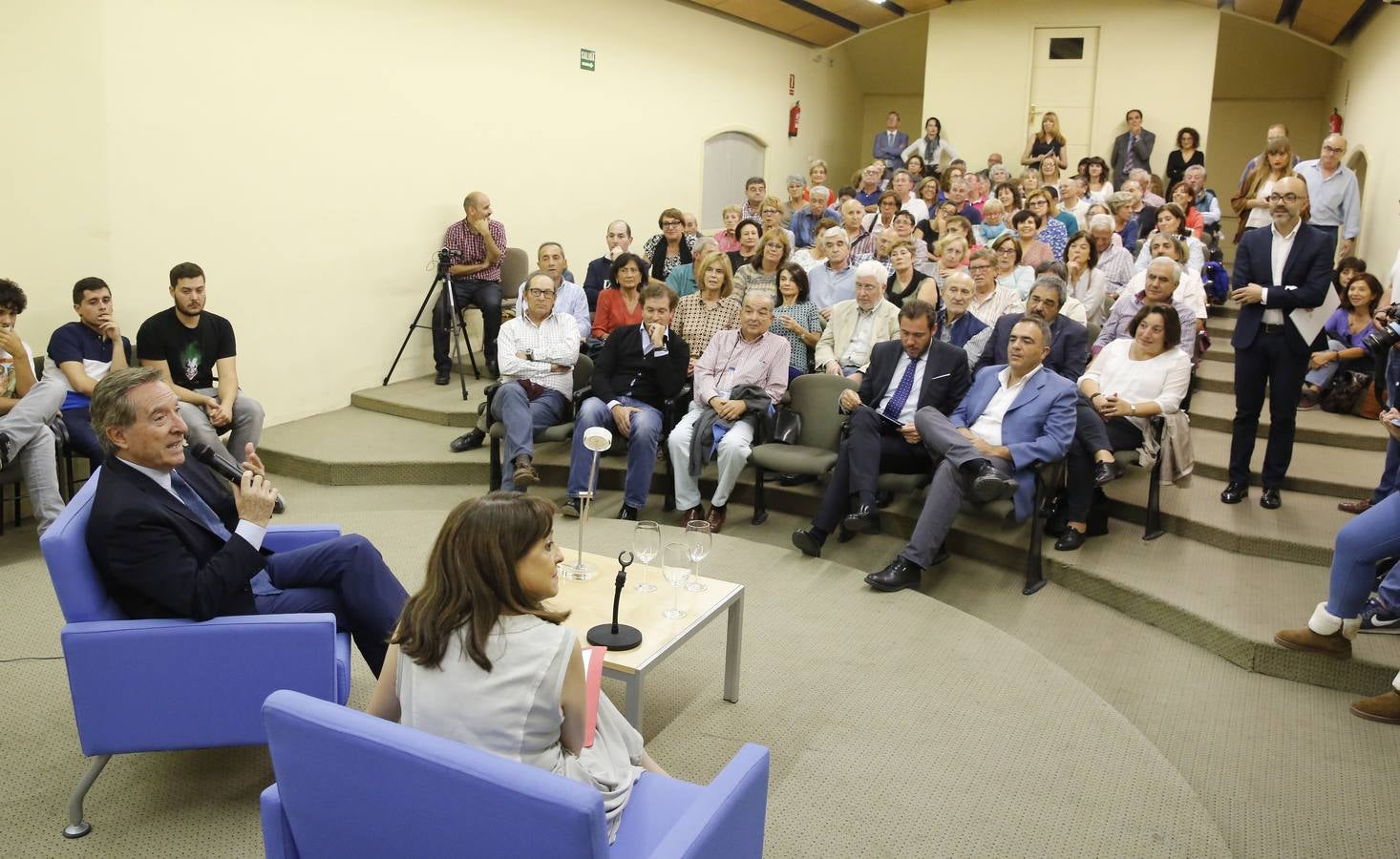 Iñaki Gabilondo inaugura el ciclo &#039;Cronistas del siglo XXI&#039; de la Fundación Miguel Delibes