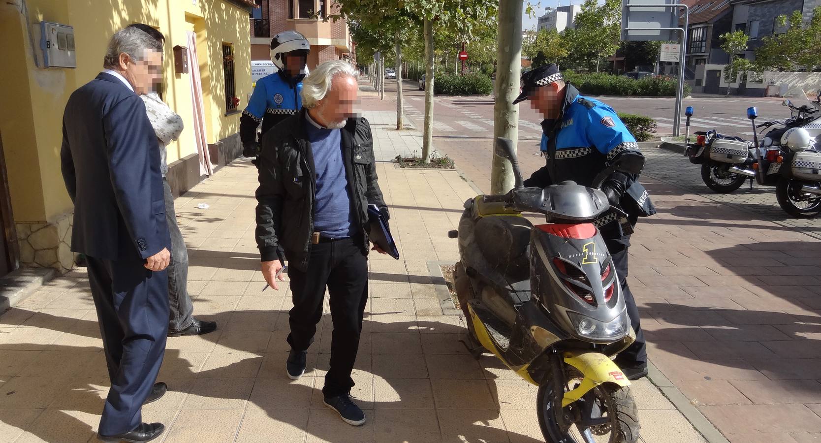 Abandona a su pitbull en la casa en la que iba a ser desalojada